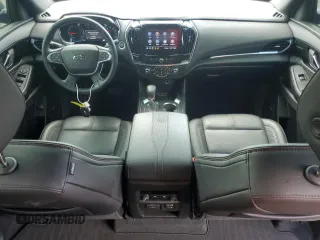 2023 Chevrolet Traverse RS z VIN 1GNEVJKW3PJ339894, wystawiony jako Copart lot #55284345 z przebiegiem 20 737 mil mil oraz Szkoda całkowita • Salvage title. Historia ofert i sprzedaży dostępna na DreamBid. Obrazek 8.