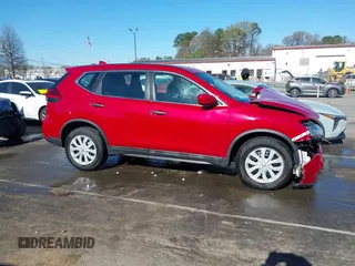 2017 Nissan Rogue SV z VIN 5N1AT2MV6HC818304, wystawiony jako IAAI lot #41828215 z przebiegiem 66 818 mil mil oraz . Historia ofert i sprzedaży dostępna na DreamBid. Obrazek 13.