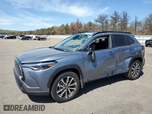 2022 Toyota Corolla Cross XLE z VIN 7MUDAABGXNV042300, wystawiony jako Copart lot #55034815 z przebiegiem 10 457 mil mil oraz Szkoda całkowita • Salvage title. Historia ofert i sprzedaży dostępna na DreamBid. Obrazek 1.