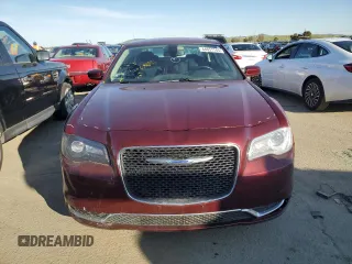 2018 Chrysler 300 Touring with VIN 2C3CCAAG1JH330981, listed as a Copart auction lot 44651745 with 30,962 mi miles and Salvage Title. Bid and sale history available at carsss.com. Image 5.