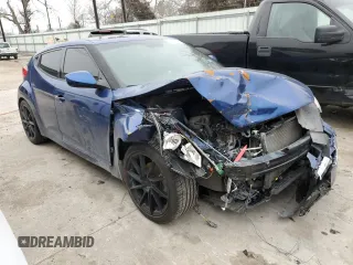 2016 Hyundai Veloster with VIN KMHTC6AD7GU283374, listed as a Copart auction lot 39113943 with 86,274 mi miles. Bid and sale history available at carsss.com. Image 4.