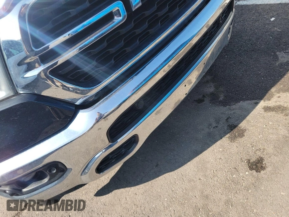 2022 Ram 1500 Big Horn z VIN 1C6RRFFG3NN179043, wystawiony jako IAAI lot #42566379 z przebiegiem 90 922 mil mil oraz . Historia ofert i sprzedaży dostępna na DreamBid. Obrazek 3.
