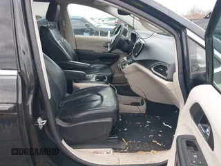2022 Chrysler Pacifica Touring L with VIN 2C4RC1BG2NR117879, listed as a IAAI auction lot 41845778 with 96,523 mi miles and . Bid and sale history available at DreamBid. Image 5.