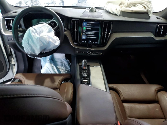 2018 Volvo XC60 Inscription with VIN LYVBR0DL9JB113226, listed as a Copart auction lot 49142223 with 26,520 mi miles. Bid and sale history available at carsss.com. Image 8.