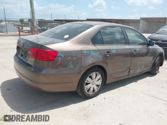 2012 Volkswagen Jetta SE with VIN 3VWDX7AJ3CM121987, listed as a IAAI auction lot 42520818 with 149,997 mi miles and . Bid and sale history available at DreamBid. Image 4.