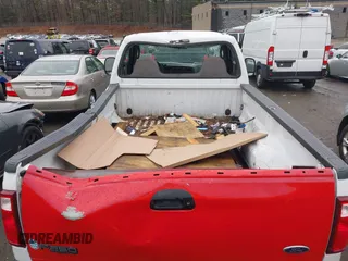 2003 Ford F-250 with VIN 3FTNF21LX3MB26280, listed as a IAAI auction lot 41789812 with 180,094 mi miles and . Bid and sale history available at DreamBid. Image 8.