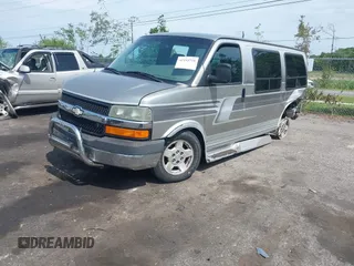 2003 Chevrolet Express Passenger z VIN 1GBFG15X131201183, wystawiony jako IAAI lot #42194710 z przebiegiem 207 602 mil mil oraz . Historia ofert i sprzedaży dostępna na DreamBid. Obrazek 2.