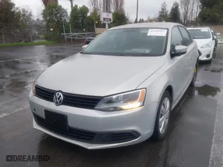 2011 Volkswagen Jetta Sedan SE PZEV with VIN 3VWDZ7AJ7BM327936, listed as a IAAI auction lot 41482867 with 153127 miles. Bid and sale history available at carsss.com. Image 6.