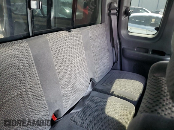 2002 Ford F-150 XL z VIN 1FTRX18L42NB40419, wystawiony jako Copart lot #60486205 z przebiegiem 241 853 mil mil oraz Szkoda całkowita • Salvage title. Historia ofert i sprzedaży dostępna na DreamBid. Obrazek 10.