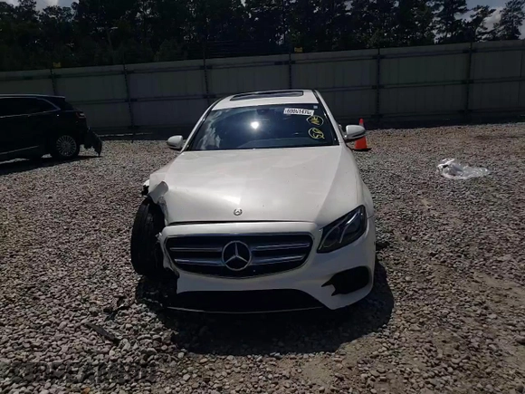 2017 Mercedes-Benz E 300 Luxury with VIN WDDZF4KB1HA148925, listed as a Copart auction lot 60001475 with 72,293 mi miles and Salvage title. Bid and sale history available at DreamBid. Image 13.