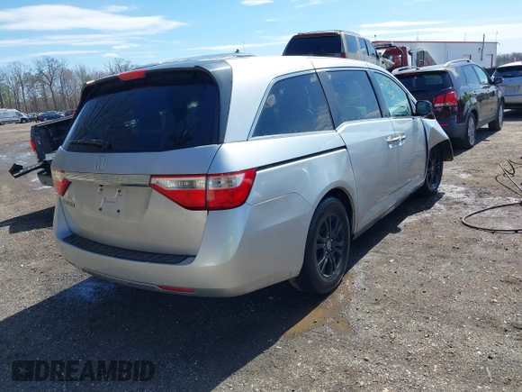 2013 Honda Odyssey EX z VIN 5FNRL5H43DB042964, wystawiony jako IAAI lot #41877997 z przebiegiem 130 282 mil mil oraz . Historia ofert i sprzedaży dostępna na DreamBid. Obrazek 4.
