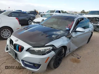 2016 BMW 2 Series 228i z VIN WBA1F9C50GV742083, wystawiony jako IAAI lot #42225210 z przebiegiem 92 716 mil mil oraz . Historia ofert i sprzedaży dostępna na DreamBid. Obrazek 6.