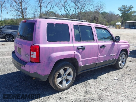 2014 Jeep Patriot Latitude with VIN 1C4NJPFBXED737646, listed as a IAAI auction lot 41832412 with 130,000 mi miles and . Bid and sale history available at carsss.com. Image 4.