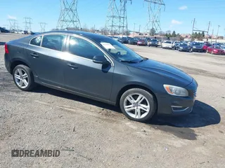 2014 Volvo S60 T5 z VIN YV1612FH2E2278212, wystawiony jako IAAI lot #41756907 z przebiegiem 234 472 mil mil oraz . Historia ofert i sprzedaży dostępna na DreamBid. Obrazek 1.