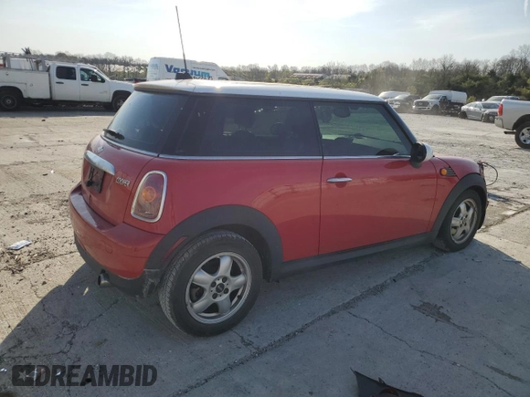 2007 MINI Hardtop z VIN WMWMF33547TT54263, wystawiony jako Copart lot #53400615 z przebiegiem 66 067 mil mil oraz Szkoda całkowita • Salvage title. Historia ofert i sprzedaży dostępna na DreamBid. Obrazek 3.