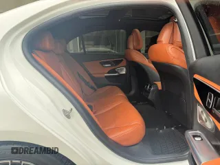 2022 Mercedes-Benz C 300 z VIN W1KAF4HB5NR016400, wystawiony jako Copart lot #60353035 z przebiegiem 81 656 mil mil oraz Czysty tytuł • Clean title. Historia ofert i sprzedaży dostępna na DreamBid. Obrazek 6.