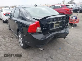 2010 Volvo S40 R-Design with VIN YV1672MH4A2488208, listed as a IAAI auction lot 41462415 with 125,665 mi miles. Bid and sale history available at carsss.com. Image 3.