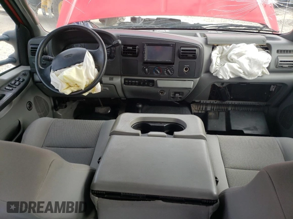 2005 Ford F-450 with VIN 1FDXW47P15EA28273, listed as a Copart auction lot 46141824 with 114,831 mi miles and Salvage title. Bid and sale history available at DreamBid. Image 8.