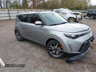 2024 Kia Soul EX with VIN KNDJ33AU8R7905962, listed as a IAAI auction lot 40863625 with 10,224 mi miles. Bid and sale history available at carsss.com. Image 1.