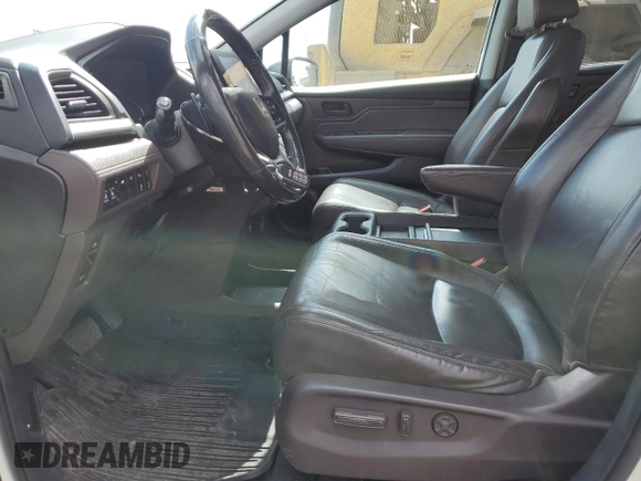 2018 Honda Odyssey EX-L z VIN 5FNRL6H68JB508942, wystawiony jako Copart lot #57323725 z przebiegiem 106 083 mil mil oraz Czysty tytuł • Clean title. Historia ofert i sprzedaży dostępna na DreamBid. Obrazek 7.