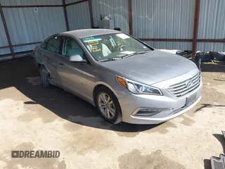 2015 Hyundai Sonata SE z VIN 5NPE24AF3FH010883, wystawiony jako IAAI lot #41422094 z przebiegiem 106 759 mil mil oraz . Historia ofert i sprzedaży dostępna na DreamBid. Obrazek 1.