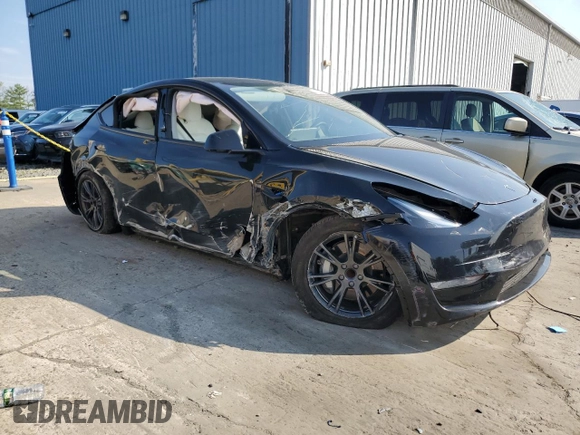 2024 Tesla Model Y z VIN 7SAYGDED7RF162680, wystawiony jako Copart lot #61991495 z przebiegiem Nie podano mil oraz Czysty tytuł • Clean title. Historia ofert i sprzedaży dostępna na DreamBid. Obrazek 4.