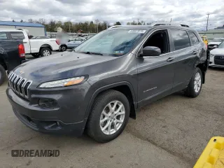 2016 Jeep Cherokee Latitude with VIN 1C4PJMCS8GW294304, listed as a Copart auction lot 53087875 with 61,800 mi miles and Salvage Title. Bid and sale history available at carsss.com. Image 1.