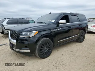 2022 Lincoln Navigator Black Label z VIN 5LMJJ2TT0NEL09957, wystawiony jako Copart lot #88816235 z przebiegiem 32 583 mil mil oraz Szkoda całkowita • Salvage title. Historia ofert i sprzedaży dostępna na DreamBid. Obrazek 1.