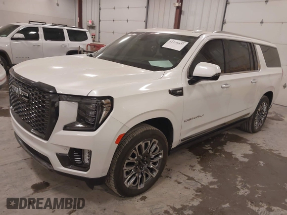2023 GMC Yukon XL Denali Ultimate with VIN 1GKS2KKL9PR557408, listed as a IAAI auction lot 41275837 with 19,556 mi miles. Bid and sale history available at carsss.com. Image 17.
