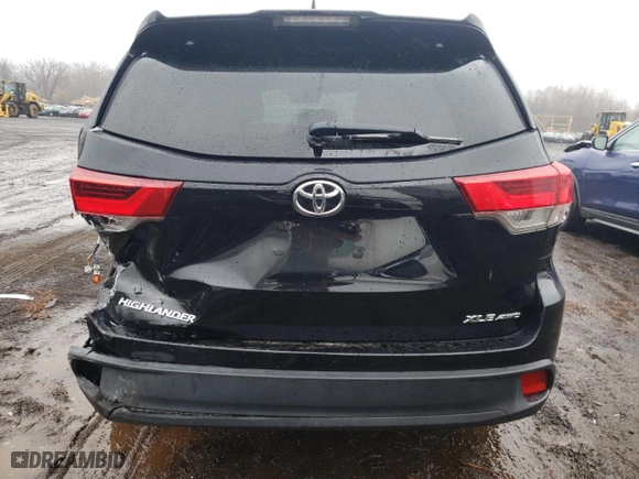 2017 Toyota Highlander XLE with VIN 5TDJZRFH7HS379891, listed as a Copart auction lot 51795675 with 86,123 mi miles and Salvage Title. Bid and sale history available at carsss.com. Image 6.