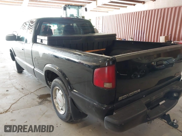 2002 GMC Sonoma SL Fleet z VIN 1GTCS19W828197766, wystawiony jako IAAI lot #42226732 z przebiegiem 238 945 mil mil oraz . Historia ofert i sprzedaży dostępna na DreamBid. Obrazek 3.