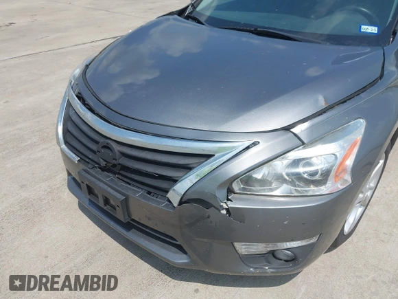 2015 Nissan Altima 2.5 S with VIN 1N4AL3AP2FC195640, listed as a IAAI auction lot 42126891 with 220,177 mi miles. Bid and sale history available at carsss.com. Image 6.