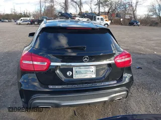 2015 Mercedes-Benz GLA 250 z VIN WDCTG4GBXFJ070528, wystawiony jako IAAI lot #41221799 z przebiegiem 83 443 mil mil oraz . Historia ofert i sprzedaży dostępna na DreamBid. Obrazek 16.