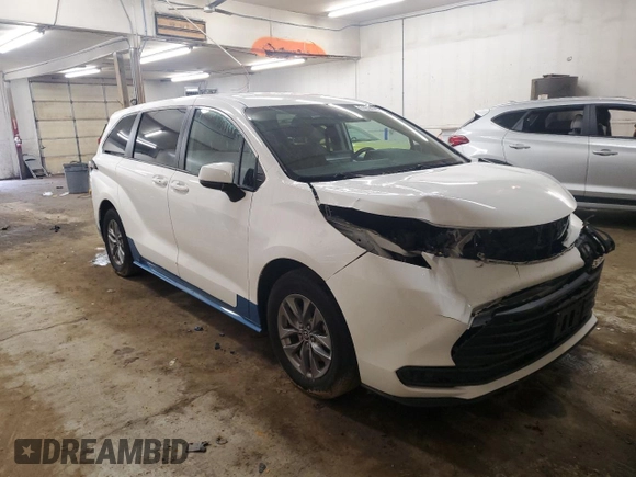 2021 Toyota Sienna LE z VIN 5TDKSKFC7MS023634, wystawiony jako Copart lot #61914675 z przebiegiem 87 980 mil mil oraz Szkoda całkowita • Salvage title. Historia ofert i sprzedaży dostępna na DreamBid. Obrazek 4.