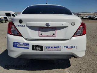 2017 Nissan Versa S z VIN 3N1CN7APXHL867247, wystawiony jako Copart lot #54205165 z przebiegiem 98 164 mil mil oraz Szkoda całkowita • Salvage title. Historia ofert i sprzedaży dostępna na DreamBid. Obrazek 6.