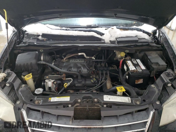 2009 Chrysler Town & Country Touring with VIN 2A8HR54169R665716, listed as a Copart auction lot 87646945 with 152,563 mi miles and Salvage Title. Bid and sale history available at DreamBid. Image 12.