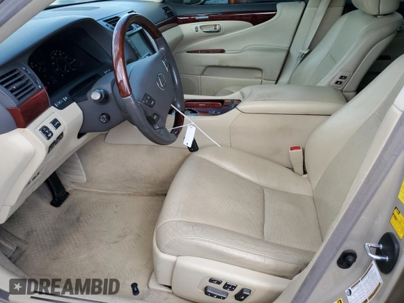 2011 Lexus LS 460 z VIN JTHBL5EF4B5103078, wystawiony jako Copart lot #51005735 z przebiegiem 131 493 mil mil oraz Szkoda całkowita • Salvage title. Historia ofert i sprzedaży dostępna na DreamBid. Obrazek 7.