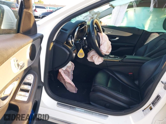 2017 Mercedes-Benz C 300 z VIN 55SWF4JB7HU200532, wystawiony jako IAAI lot #42207648 z przebiegiem 132 247 mil mil oraz . Historia ofert i sprzedaży dostępna na DreamBid. Obrazek 5.
