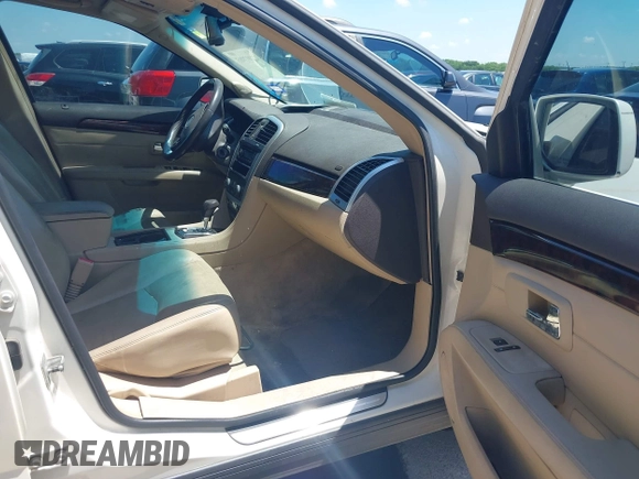 2007 Cadillac SRX with VIN 1GYEE637270127372, listed as a IAAI auction lot 42097903 with 189,893 mi miles. Bid and sale history available at carsss.com. Image 5.
