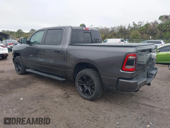 2023 Ram 1500 Big Horn z VIN 1C6SRFFT5PN654063, wystawiony jako IAAI lot #41655131 z przebiegiem 24 012 mil mil oraz . Historia ofert i sprzedaży dostępna na DreamBid. Obrazek 3.
