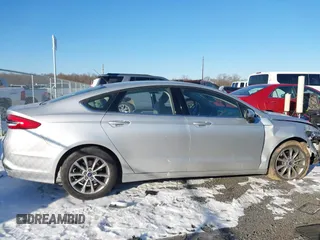 2017 Ford Fusion SE with VIN 3FA6P0HD1HR126477, listed as a IAAI auction lot 41297825 with 98,024 mi miles. Bid and sale history available at carsss.com. Image 13.
