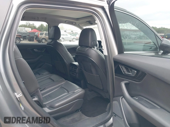 2017 Audi Q7 Premium Plus with VIN WA1LAAF72HD003422, listed as a IAAI auction lot 42086085 with 128,594 mi miles. Bid and sale history available at carsss.com. Image 8.