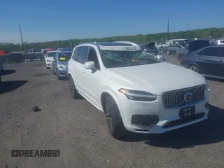 2022 Volvo XC90 Momentum with VIN YV4A22PK2N1781135, listed as a IAAI auction lot 42140784 with 84,138 mi miles and . Bid and sale history available at DreamBid. Image 1.