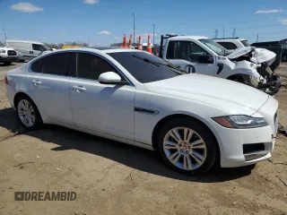 2017 Jaguar XF 35t Premium with VIN SAJBD4BVXHCY30154, listed as a Copart auction lot 53490035 with 95,207 mi miles and Clean Title. Bid and sale history available at carsss.com. Image 4.