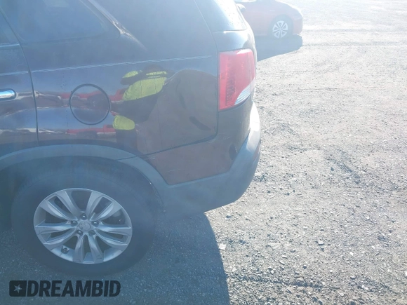 2011 Kia Sorento LX with VIN 5XYKTDA2XBG093596, listed as a IAAI auction lot 41901292 with 229,080 mi miles. Bid and sale history available at carsss.com. Image 6.