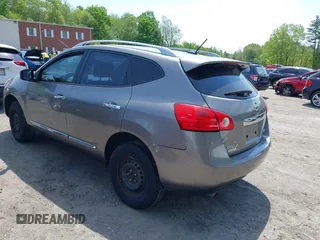 2015 Nissan Rogue S z VIN JN8AS5MV5FW758721, wystawiony jako IAAI lot #42237081 z przebiegiem 178 084 mil mil oraz . Historia ofert i sprzedaży dostępna na DreamBid. Obrazek 3.