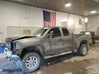2013 GMC Sierra 2500HD SLE with VIN 1GT220C89DZ157015, listed as a Copart auction lot 45725595 with 120,440 mi miles and Salvage Title. Bid and sale history available at carsss.com. Image 1.