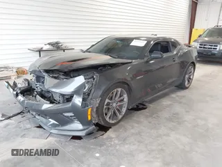 2017 Chevrolet Camaro 2SS z VIN 1G1FH1R78H0101803, wystawiony jako IAAI lot #42331031 z przebiegiem 83 150 mil mil oraz . Historia ofert i sprzedaży dostępna na DreamBid. Obrazek 17.