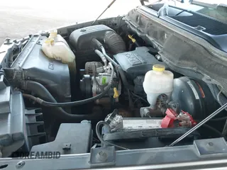 2005 Dodge 2500 SLT z VIN 1D7KS28D65J635057, wystawiony jako IAAI lot #42875824 z przebiegiem 239 295 mil mil oraz . Historia ofert i sprzedaży dostępna na DreamBid. Obrazek 18.