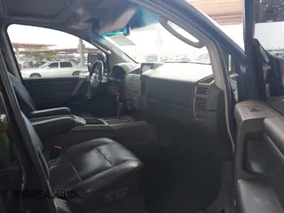 2006 Nissan Titan LE z VIN 1N6AA07B86N558017, wystawiony jako IAAI lot #42179803 z przebiegiem 185 367 mil mil oraz . Historia ofert i sprzedaży dostępna na DreamBid. Obrazek 5.